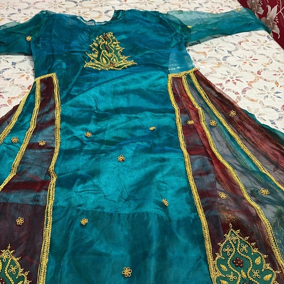 Pakistani fancy party dress - Picture 8 of 12